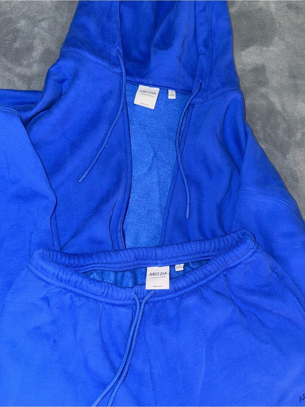Aritzia Set Cozy Sweatfleece Mega Hoodie and Pant